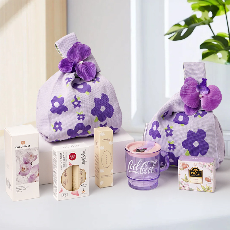 38女神节创意针织包伴手礼企业送客户员工生日实用三八妇女节礼物，多款产品可自由搭配选择，详情咨询客服