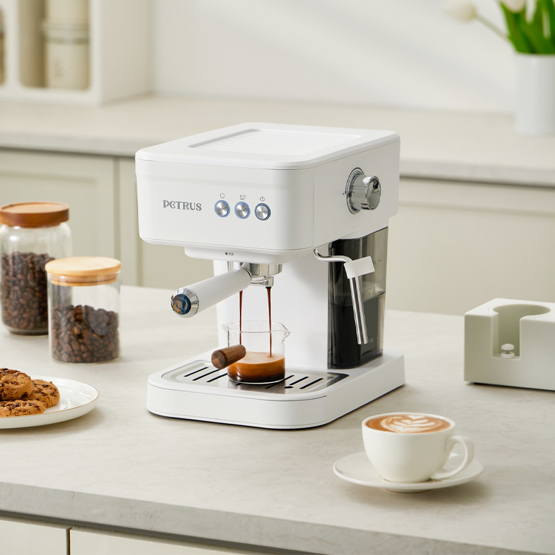 中端奶白色意式压力咖啡机
